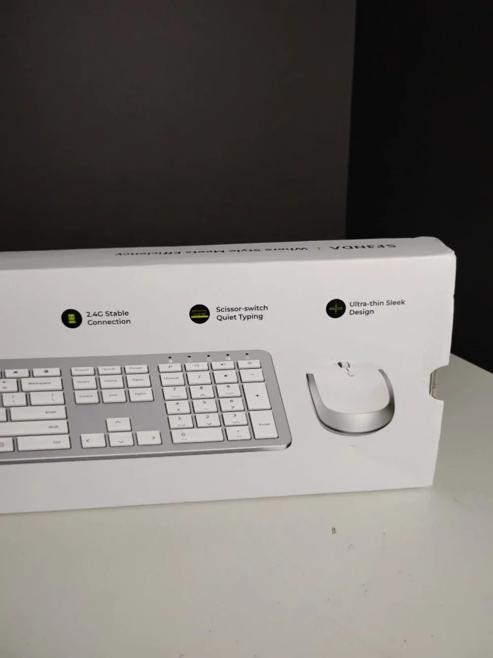 seenda Rechargeable Wireless Keyboard and Mouse Combo Silver and White
